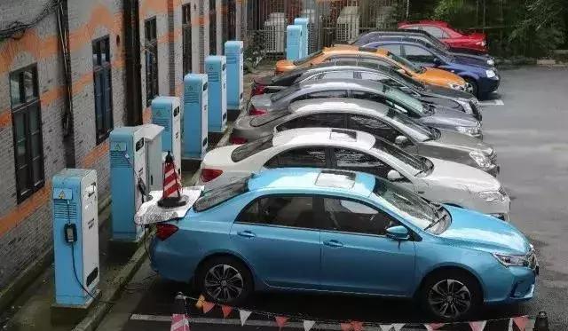 今天起，你在路上遇到這樣的車牌，千萬別驚訝！