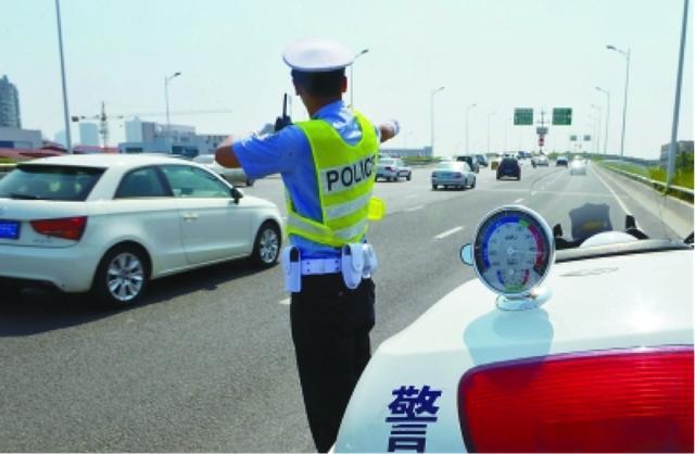 交警最喜歡查的4種車(chē) 開(kāi)著上路就得有心理準(zhǔn)備 就盯著你呢